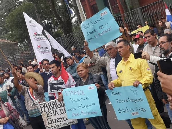 Funcionarios de la Ande en pie de guerra exigen renuncias