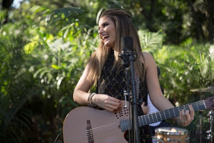 Compositora paraguaya lanza nuevo videoclip