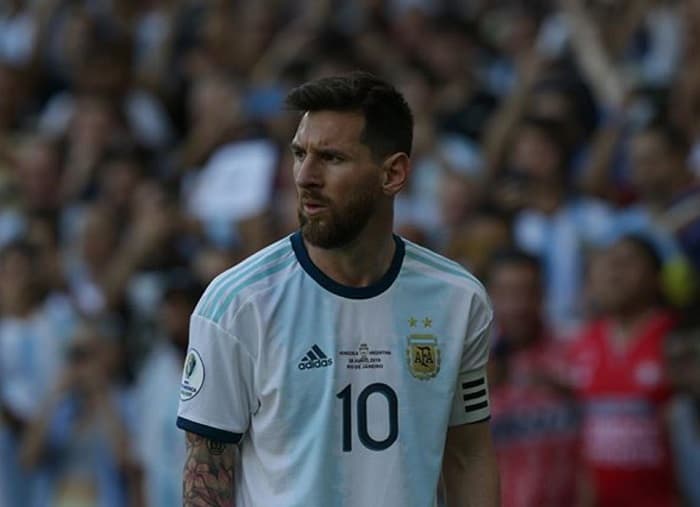“Se cansaron de cobrar boludeces”, dispara Messi contra el VAR
