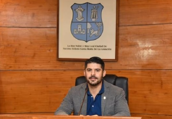 Intendente de Asunción anuncia desvinculación de más de 100 funcionarios