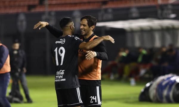Olimpia se impone ante Nacional