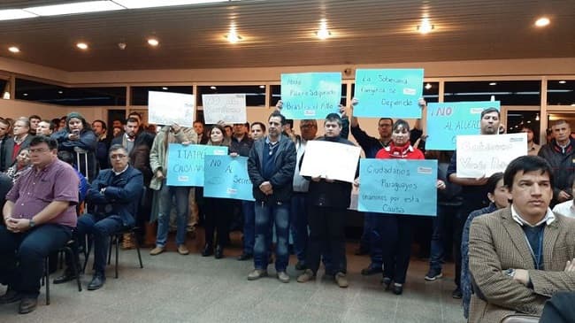 Nuevo titular de la Ande asume en medio de protestas