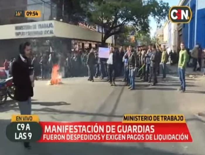 Guardias desvinculados vuelven a manifestarse