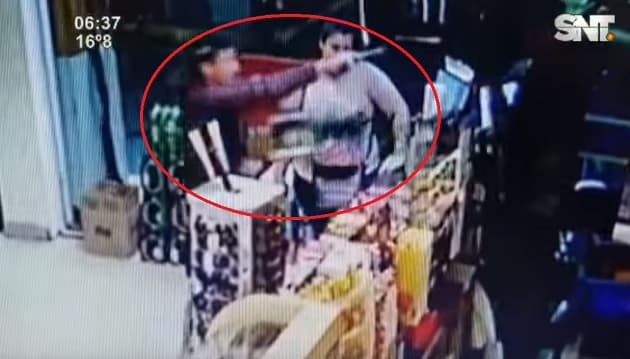 Se llevó un pack se cerveza a punta de pistola