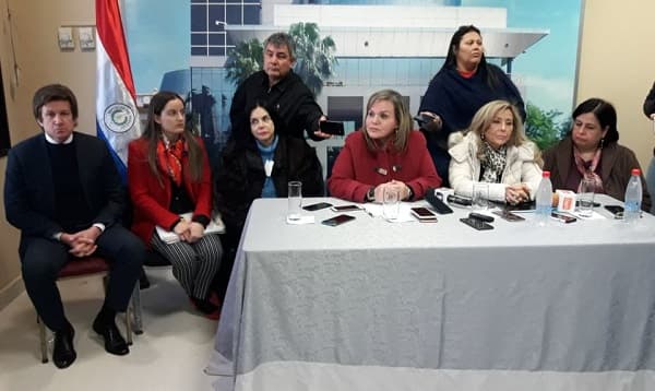 Senadoras ratifican que Kriskovich es “un acosador”