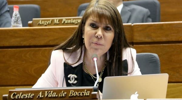 Docente tilda de descarada a diputada que habló de “maestras burras”