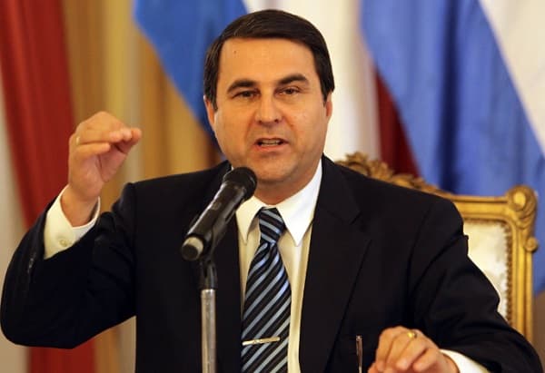 Gobierno de Abdo Benítez está aplazado, según Federico Franco