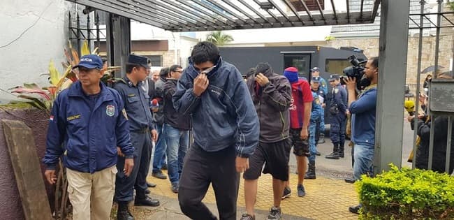 Policía detiene a 220 personas tras enfrentamiento en final de futsal