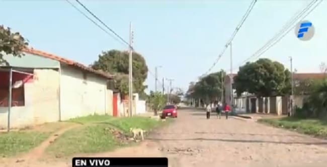 Mujer balea a joven y roba su celular