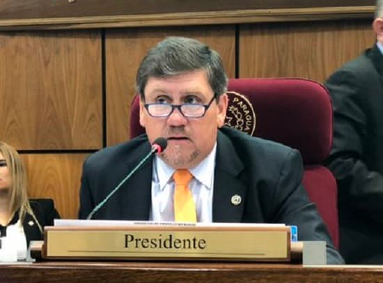 Blas Llano exige salida de consejeros de Itaipú e IPS