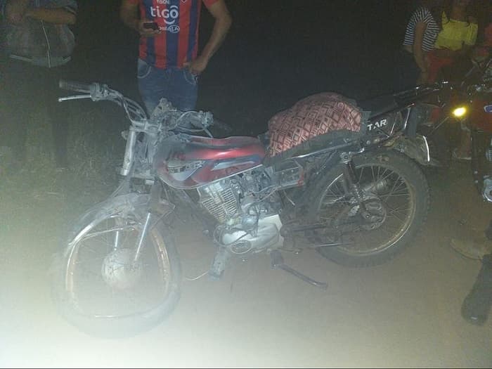 Motociclista muere tras chocar frontalmente con un  automóvil