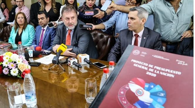 Hacienda plantea destinar USD 30 millones para urnas electrónicas