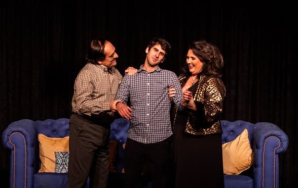 Estrenan comedia teatral “A la luz”