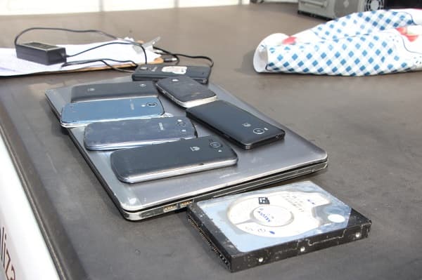 Allanan vivienda de informático por pornografía infantil