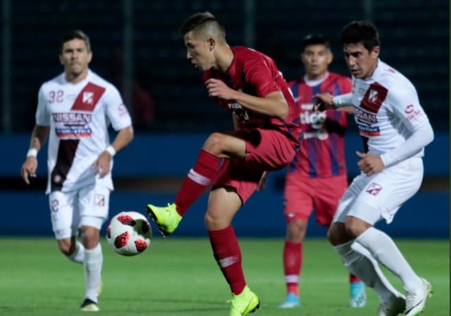 Cerro Porteño gana se mantiene cerca de la punta