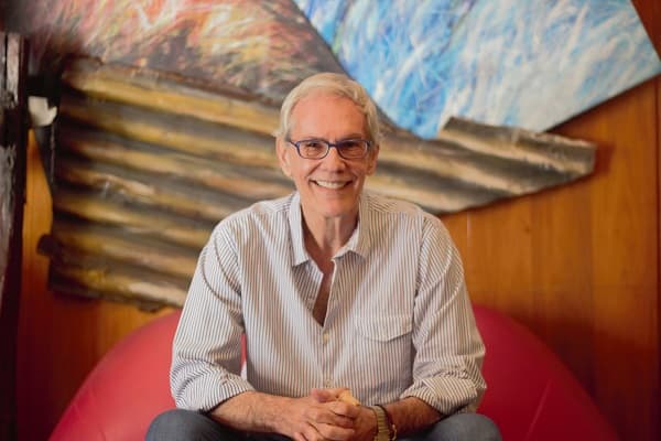 Invitan a publicista paraguayo a brindar charla en Univeridad de Navarra