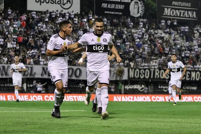 Dos encuentros se disputan este domingo por la fecha 12