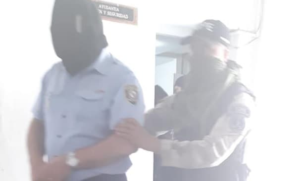 Estos son los comisarios y policías detenidos