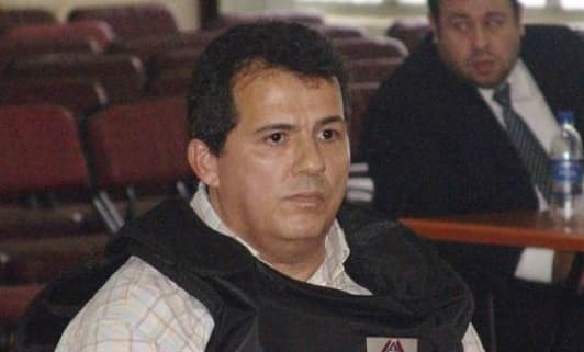 Exintendente es acribillado en un baño luego de salir de prisión