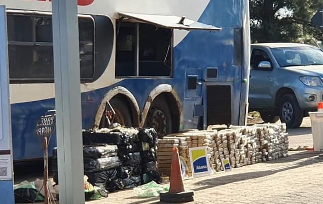 Uruguay: Detienen a colectivo paraguayo con casi una tonelada de marihuana