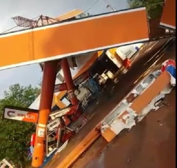 Tormenta causa destrozos en el este