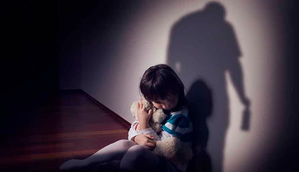 Abuso infantil en el entorno familiar: 10 datos para estar en alerta