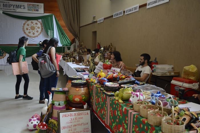 Facultad de Economía habilita expo para emprendedores con asesoramiento gratuito