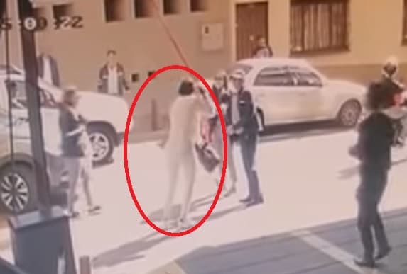 Exsenadora condenada se fuga en una moto