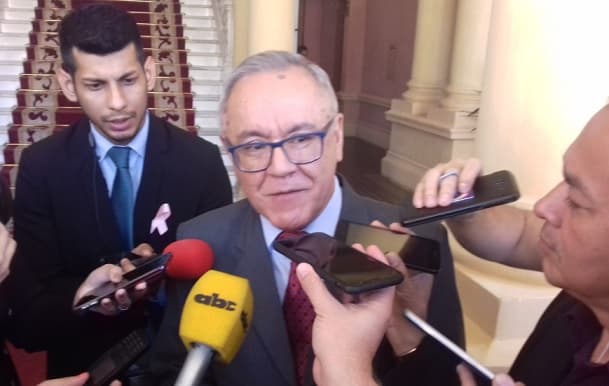 Presidente del Indert renuncia tras escándalo de coima