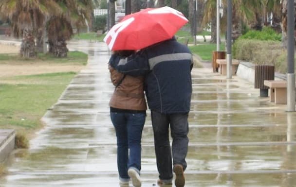 Anuncian viernes caluoroso con tormentas eléctricas