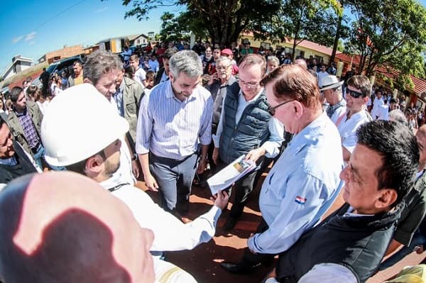 Abdo Benítez dice que se quiere “contaminar ideológicamente” el país