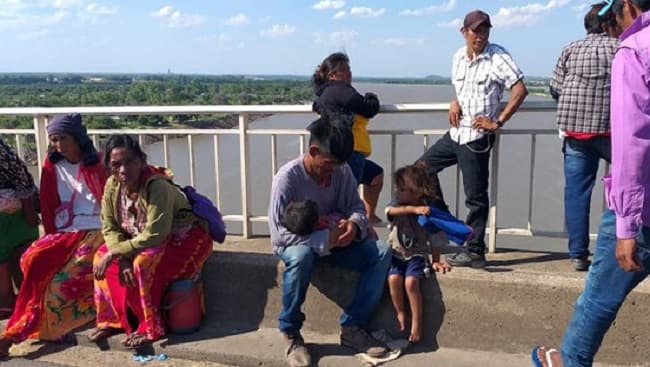 Nativos siguen bloqueando el Puente Remanso