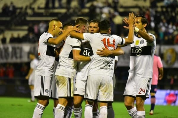 Conmebol prohíbe los festejos en grupo