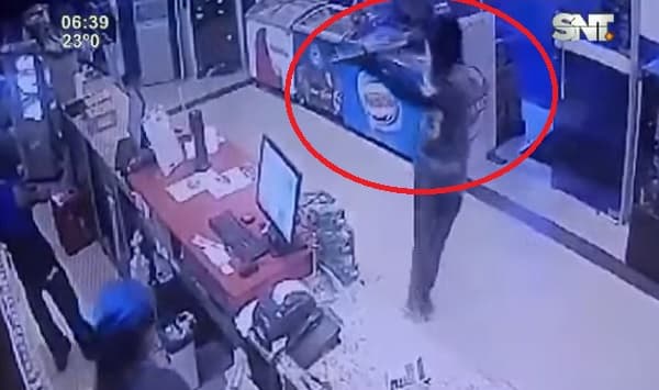 Delincuentes usan armas largas para asaltar surtidor