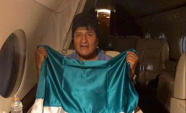 “Pedazos de milanesa y empanada” para Evo Morales