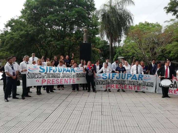 Anuncian descuento de salario a huelguistas del Poder Judicial