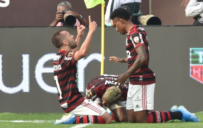 Flamengo se consagra en un final infartante