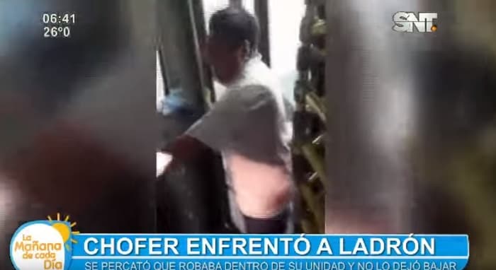 Chofer encierra a ladrón en bus, pero no logra detenerlo