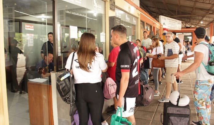 Migraciones analiza desvincular a funcionarios que pidieron dinero a ciudadano argentino