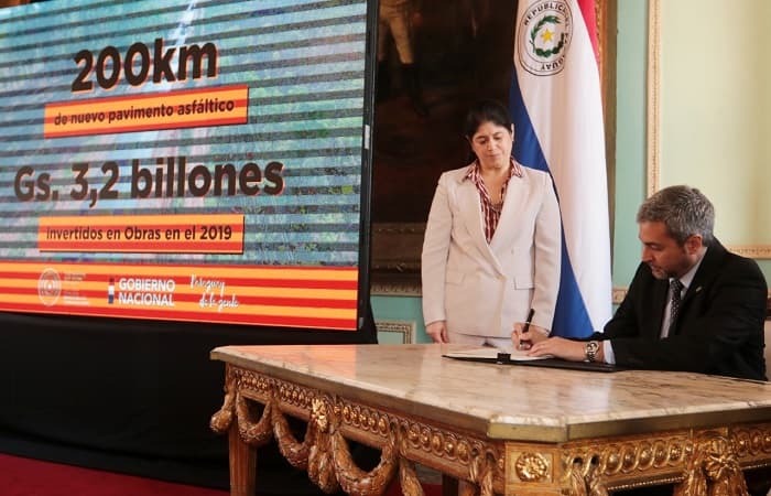 Concretan préstamo para construir costanera, hospital y puente sobre río