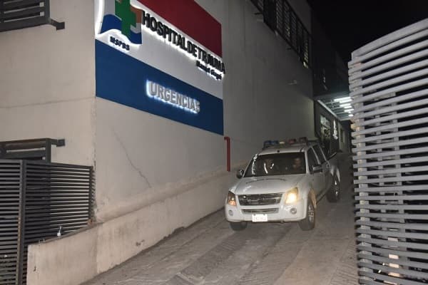 Motochorros hieren a guardia de estación de servicios durante asalto