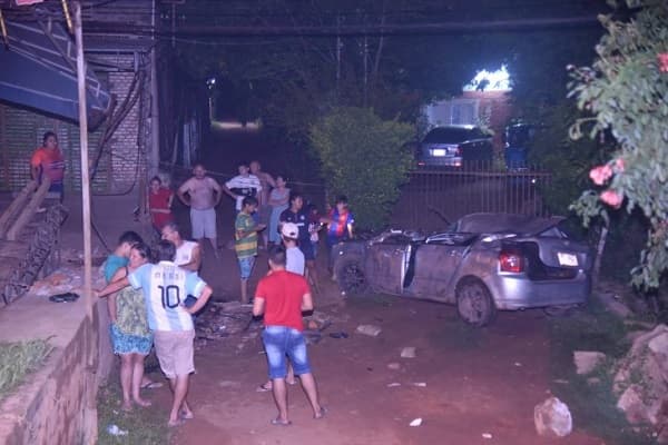 Joven muere en vuelco en Limpio