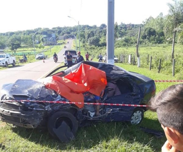 Padre y mellizos fallecen en accidente rutero en Acahay