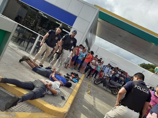Capturan a cuatro asaltantes tras robo a gasolinera