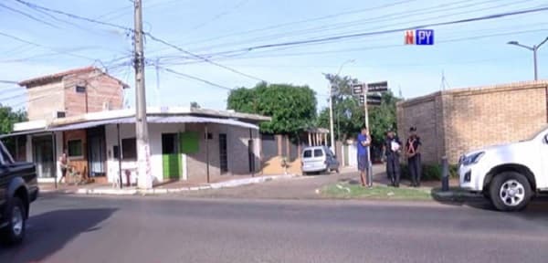 Hombre es baleado frente a su vivienda