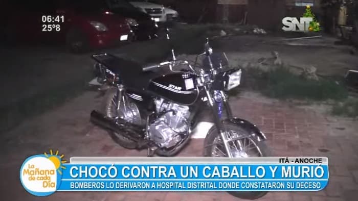 Motociclista muere tras chocar contra un caballo