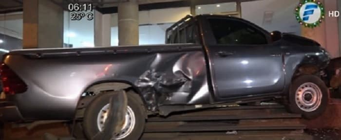 Joven provoca accidente al intentar huir de la PMT