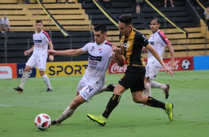 Nacional humilla a Guaraní y jugará la Sudamericana
