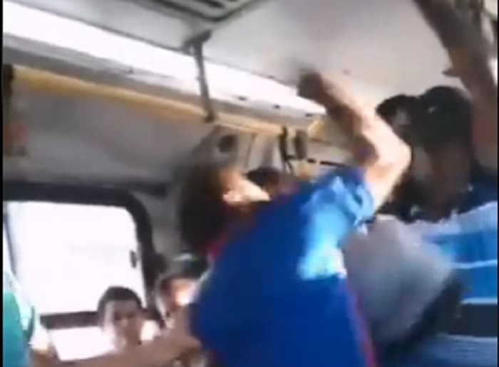 Linchan a pasajero por no ceder asiento a una mujer