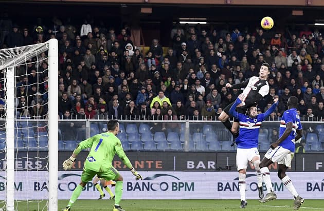 10 memes generados por el grandioso gol de Cristiano